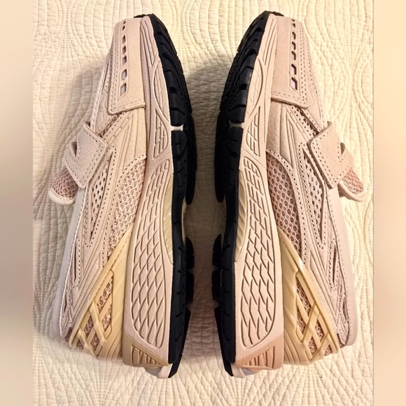 NIB New Balance 1906L Sneaker Loafer In Beige Ladies 7, Mens 5.5 - Picture 6 of 16